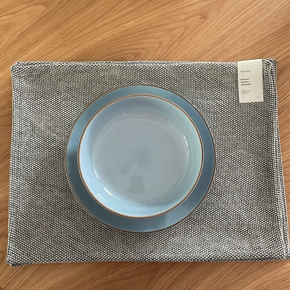 West elm Textured Cotton Canvas Placemats - Set of 4 - NWT in Platinum - Picture 2 of 6
